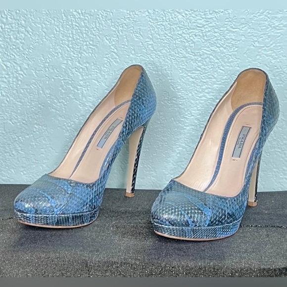 Prada Blue Snakeskin Platform Pumps 38.5 - Picture 5 of 6